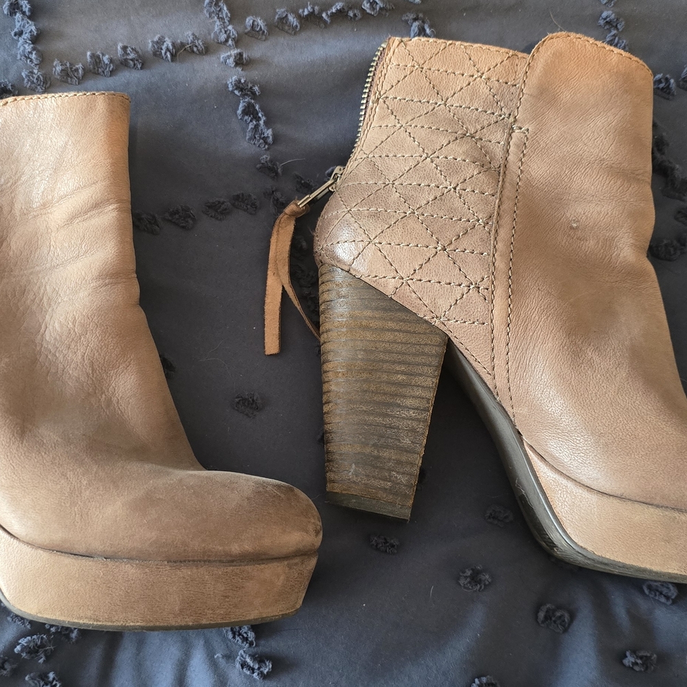 Women's Tan Ankle Boots